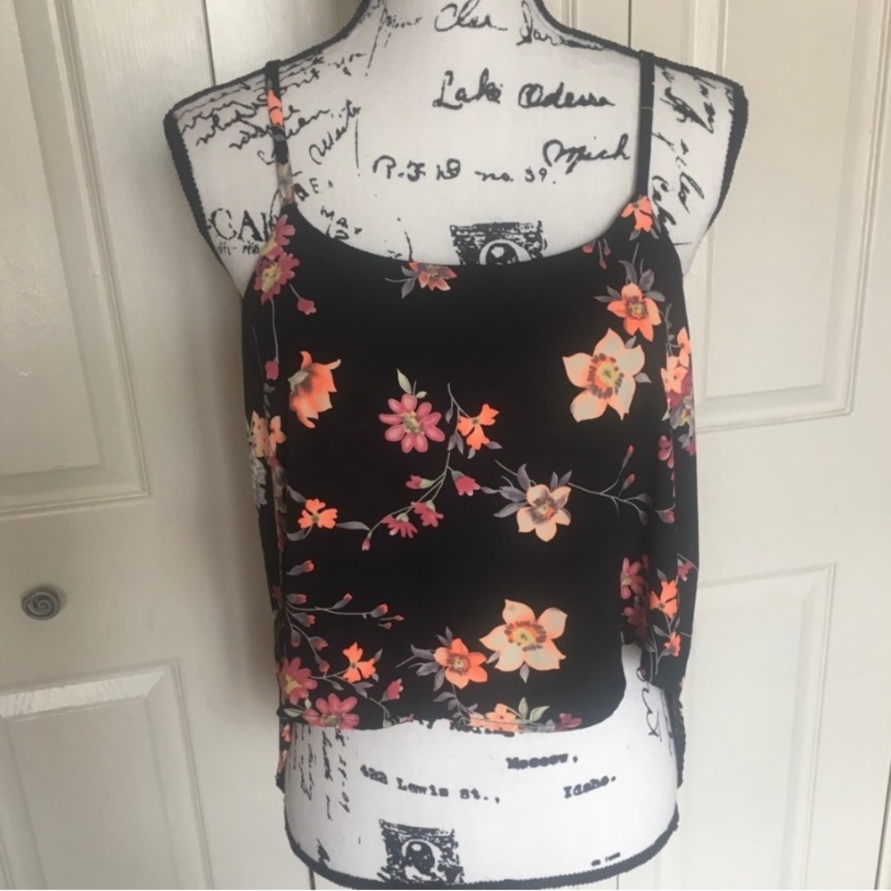 NWOT Love Culture Black Floral Crop Top